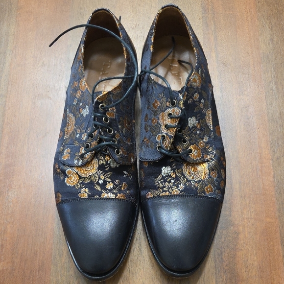 Taft Black and Gold Patterned Oxfords - Picture 4 of 5